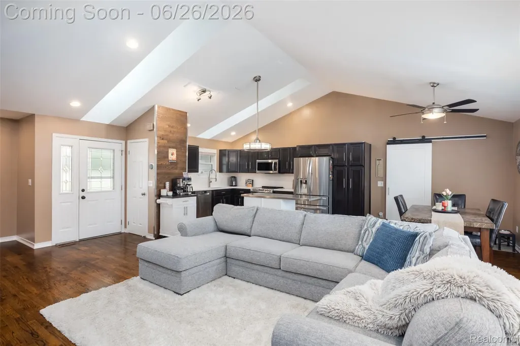 18570 Hollie Drive Macomb Township MI 48044