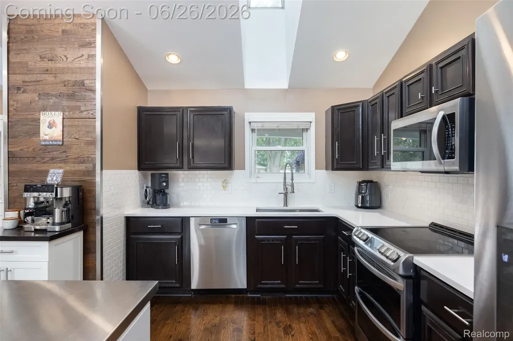 18570 Hollie Drive Macomb Township MI 48044
