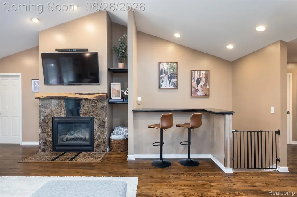 18570 Hollie Drive Macomb Township MI 48044