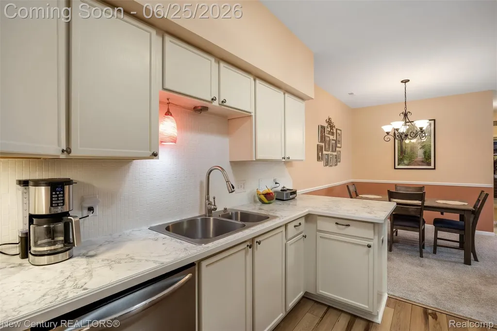 618 Belmonte Drive Waterford Charter Township MI 48328