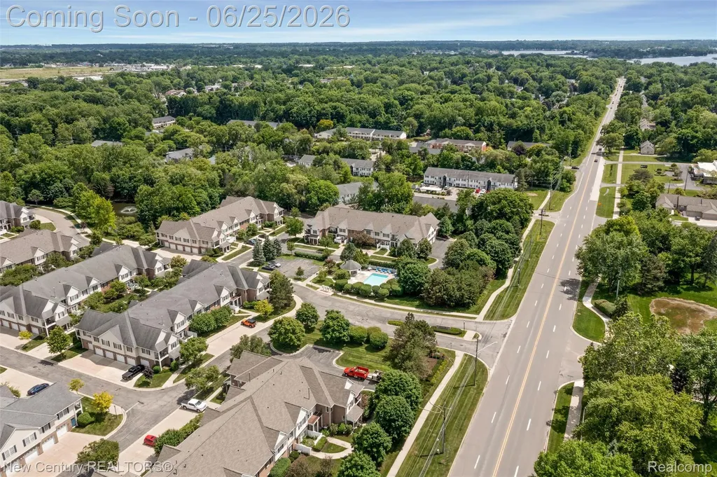 618 Belmonte Drive Waterford Charter Township MI 48328