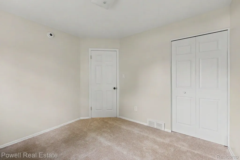 18166 Davidson Fraser City MI 48026