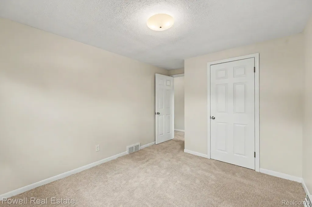 18166 Davidson Fraser City MI 48026