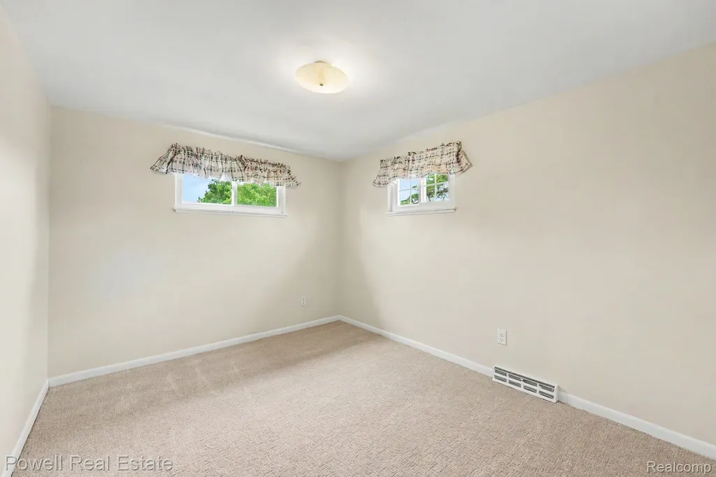 18166 Davidson Fraser City MI 48026