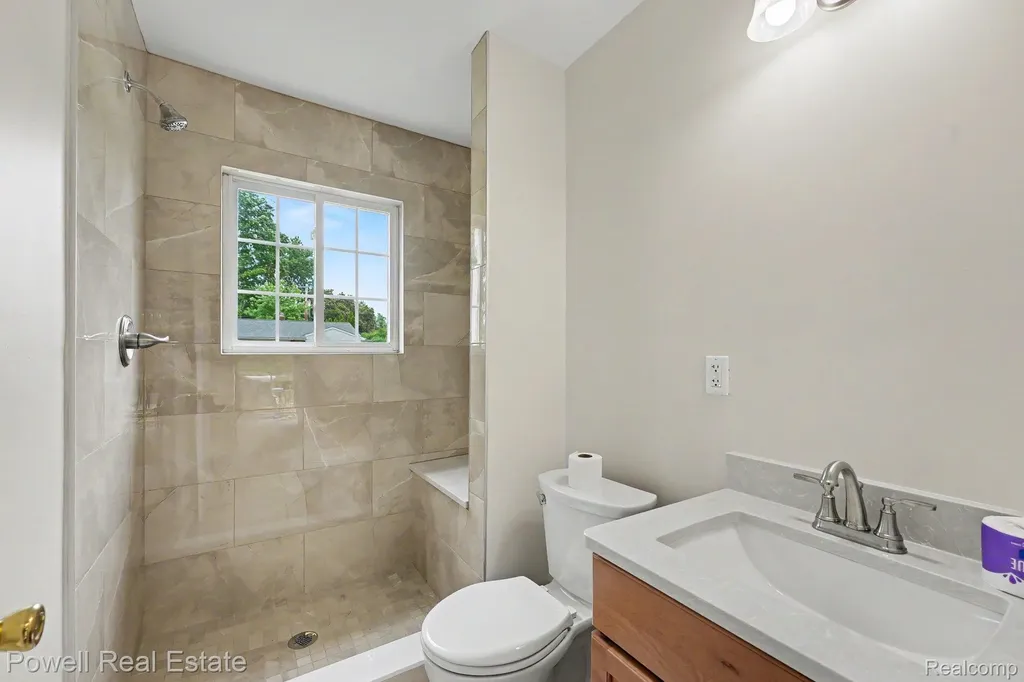 18166 Davidson Fraser City MI 48026