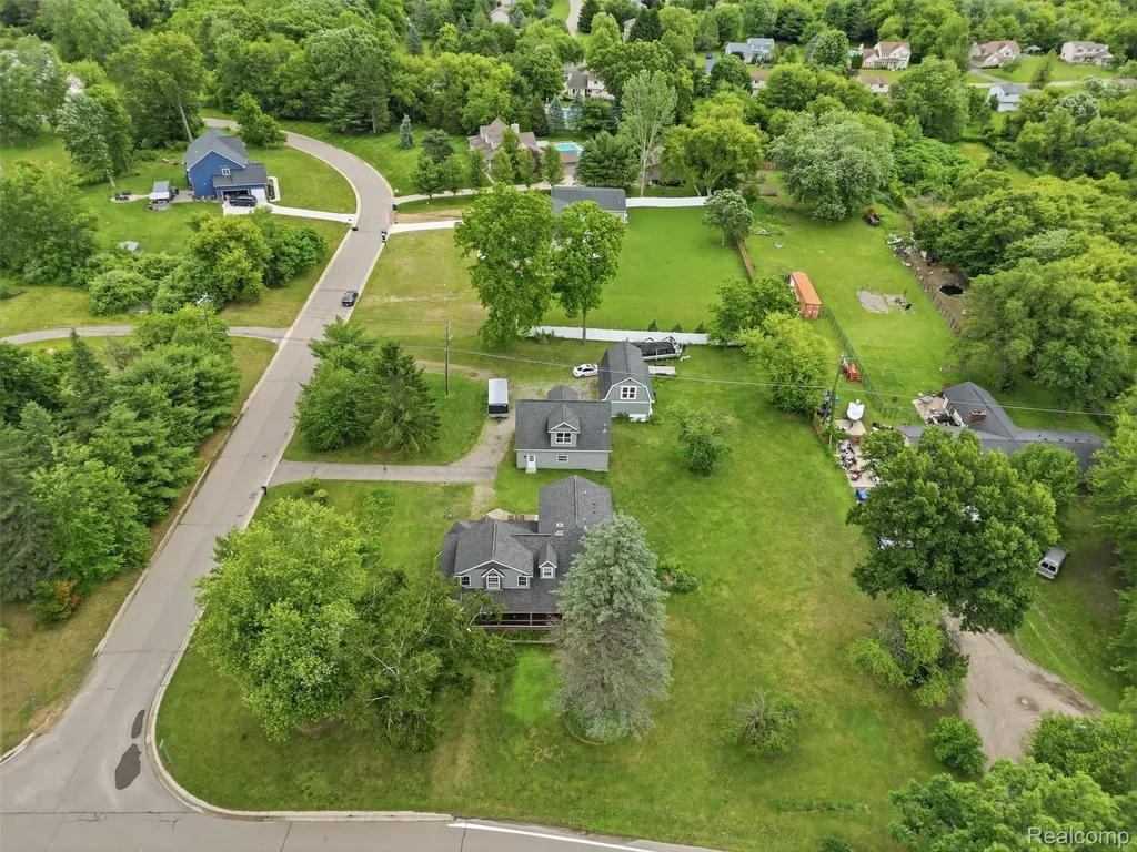 5556 Ormond Road White Lake Charter Township MI 48383