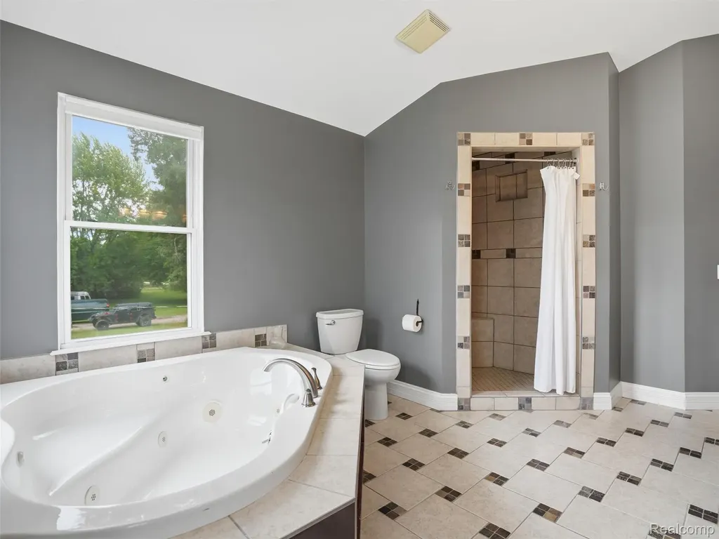 5556 Ormond Road White Lake Charter Township MI 48383