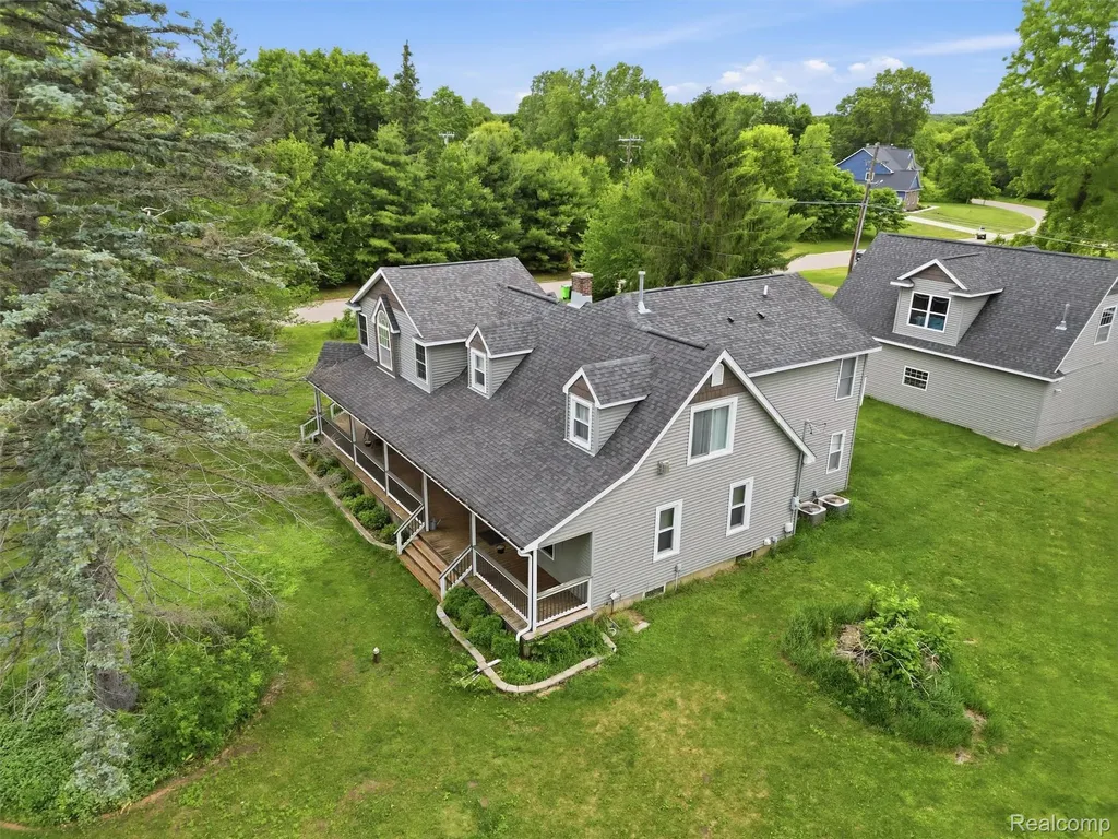 5556 Ormond Road White Lake Charter Township MI 48383