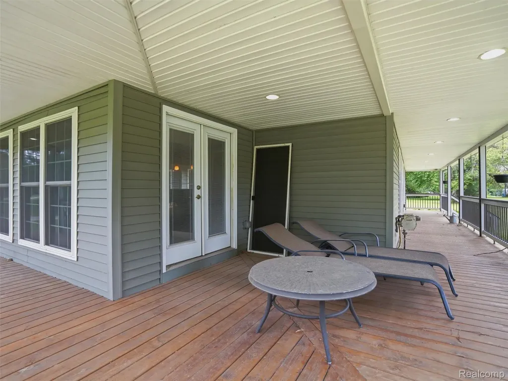 5556 Ormond Road White Lake Charter Township MI 48383