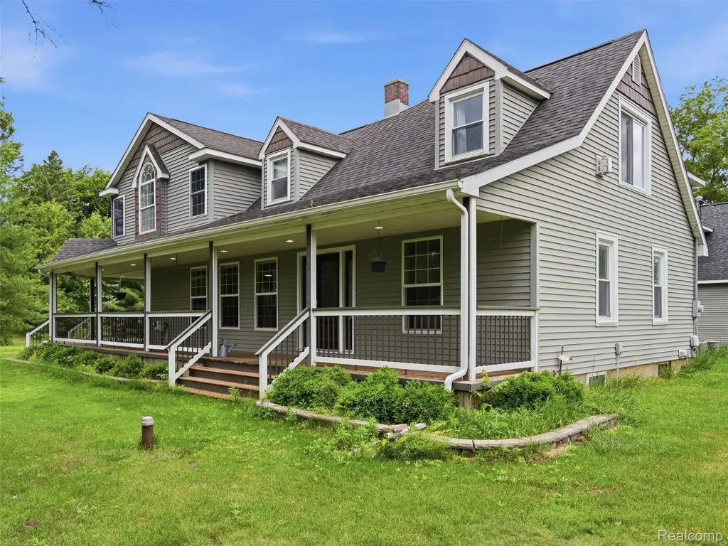 5556 Ormond Road White Lake Charter Township MI 48383