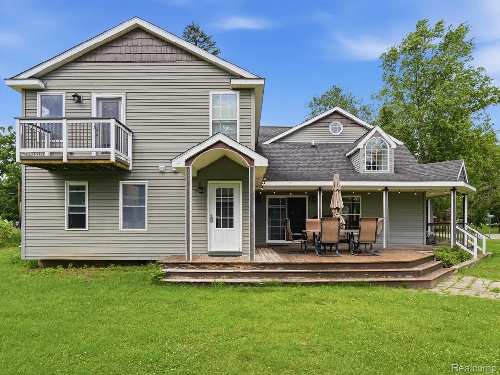 5556 Ormond Road White Lake Charter Township MI 48383