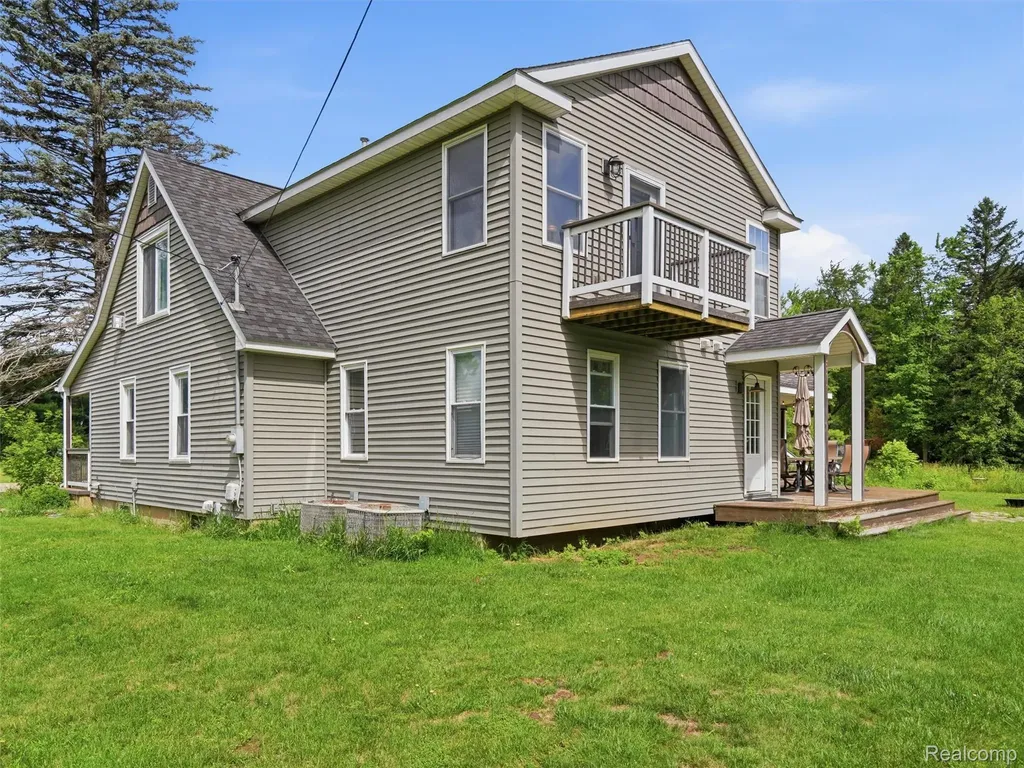 5556 Ormond Road White Lake Charter Township MI 48383