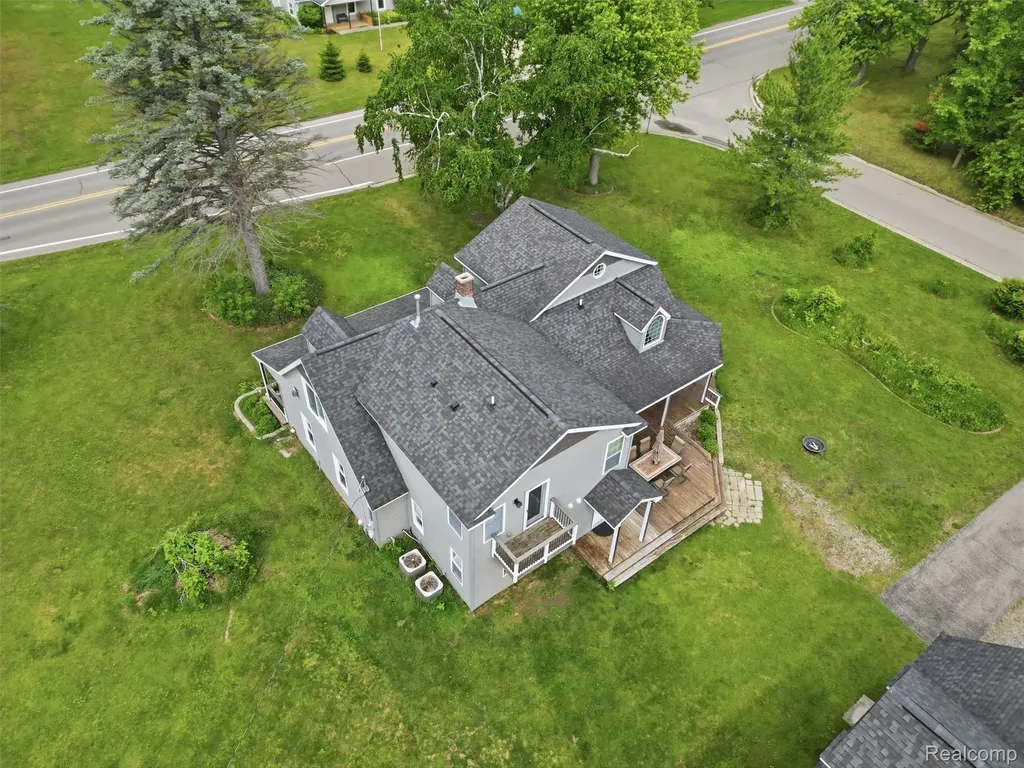 5556 Ormond Road White Lake Charter Township MI 48383