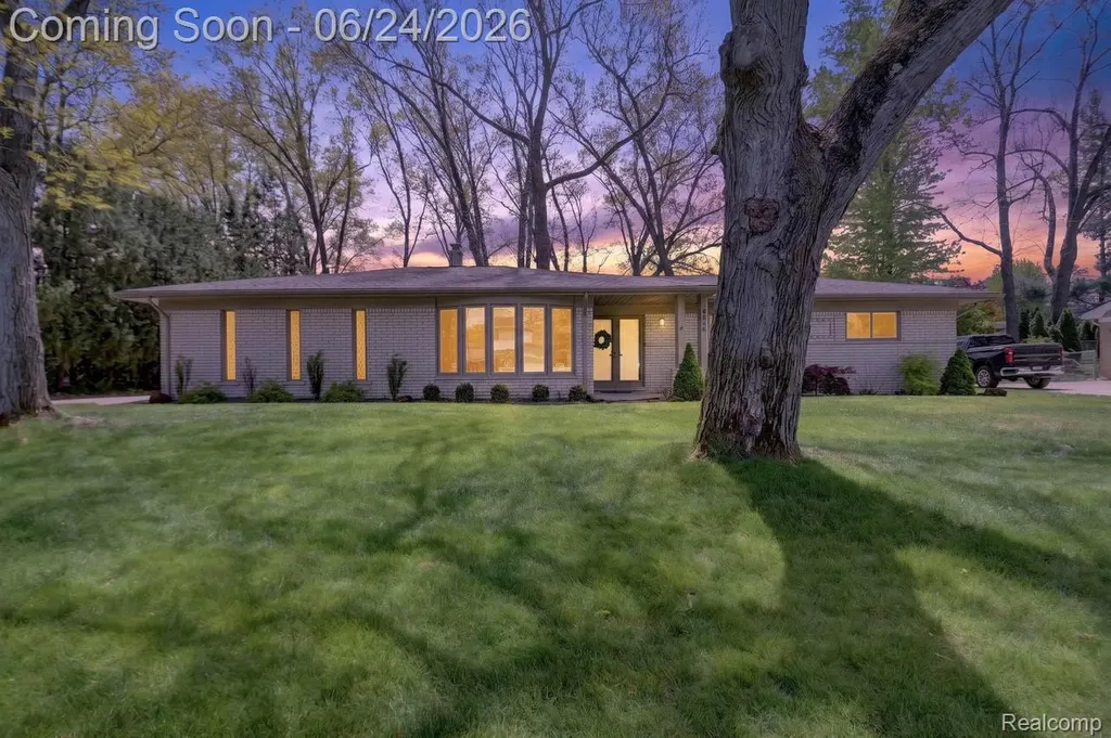 6646 Yarborough Drive Shelby Charter Township MI 48316