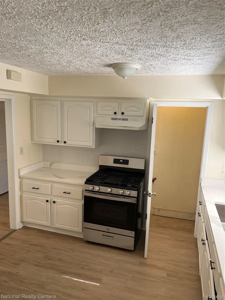 1260 Maurer Avenue Pontiac City MI 48342