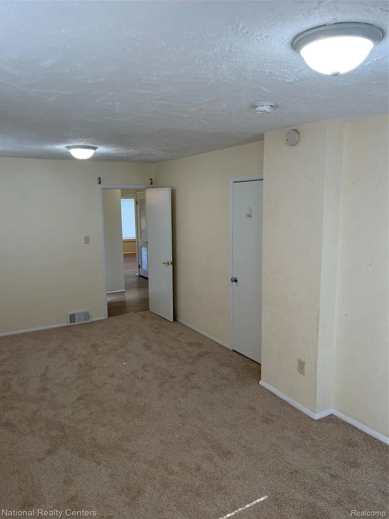1260 Maurer Avenue Pontiac City MI 48342