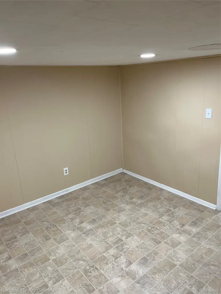 1260 Maurer Avenue Pontiac City MI 48342