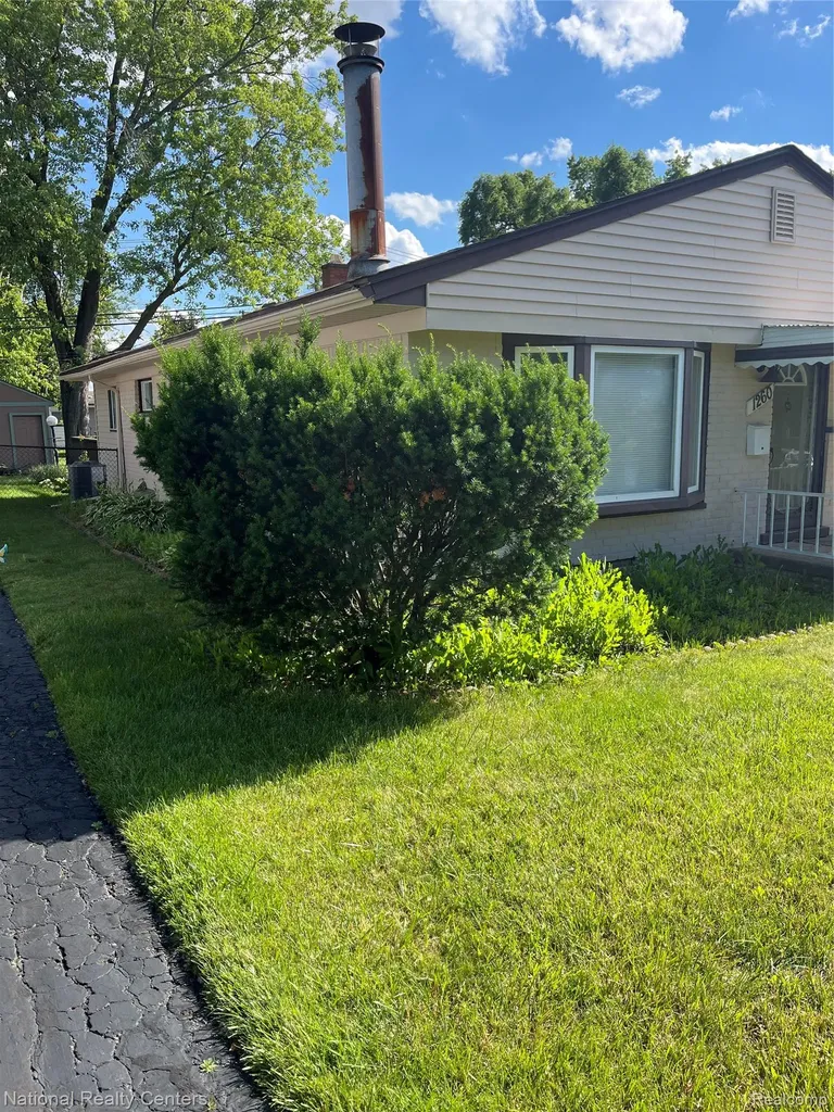 1260 Maurer Avenue Pontiac City MI 48342
