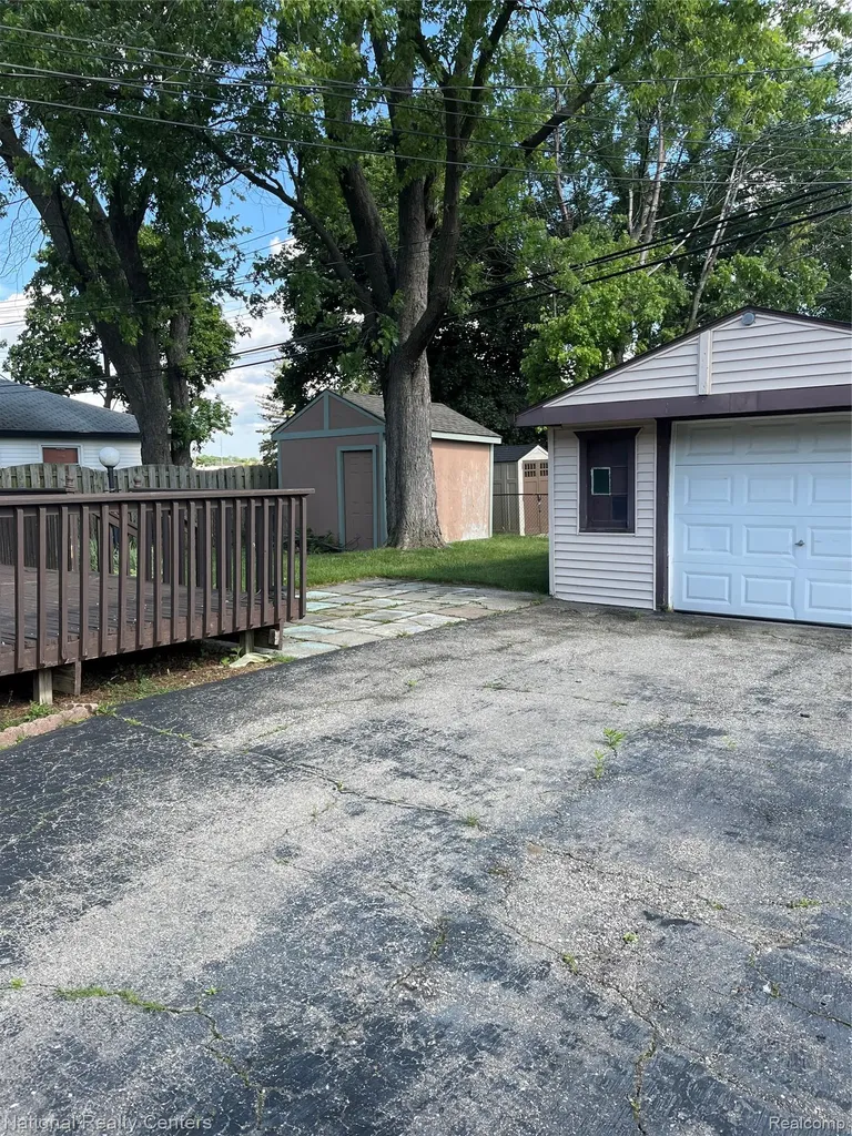 1260 Maurer Avenue Pontiac City MI 48342