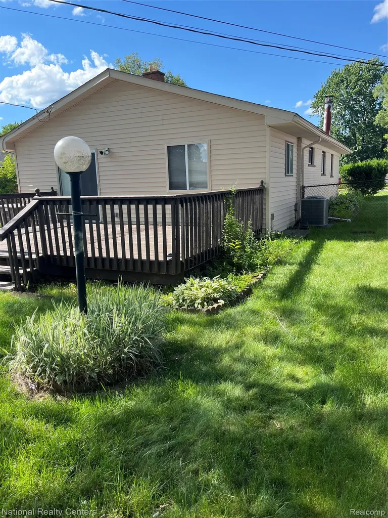 1260 Maurer Avenue Pontiac City MI 48342