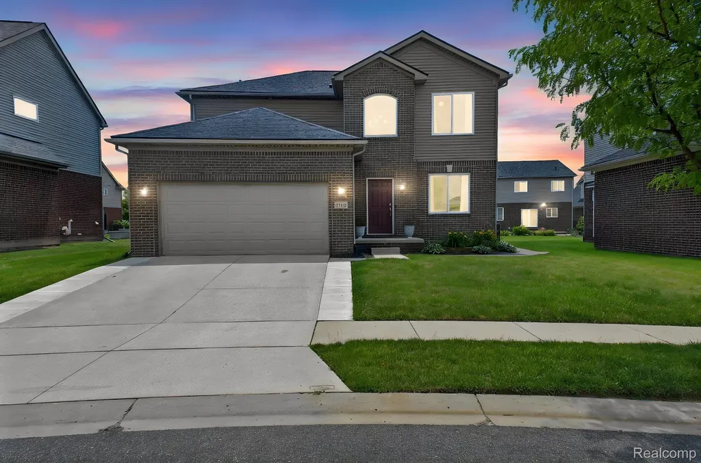 5168 Bradmore Lane Warren City MI 48092