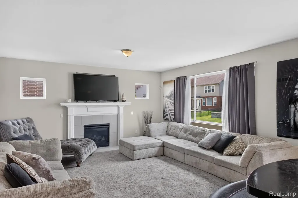 5168 Bradmore Lane Warren City MI 48092