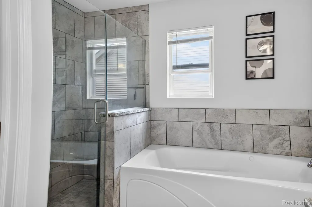 5168 Bradmore Lane Warren City MI 48092