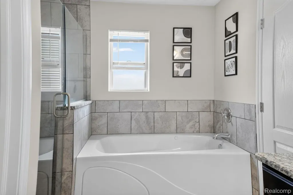 5168 Bradmore Lane Warren City MI 48092