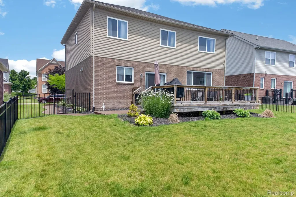5168 Bradmore Lane Warren City MI 48092