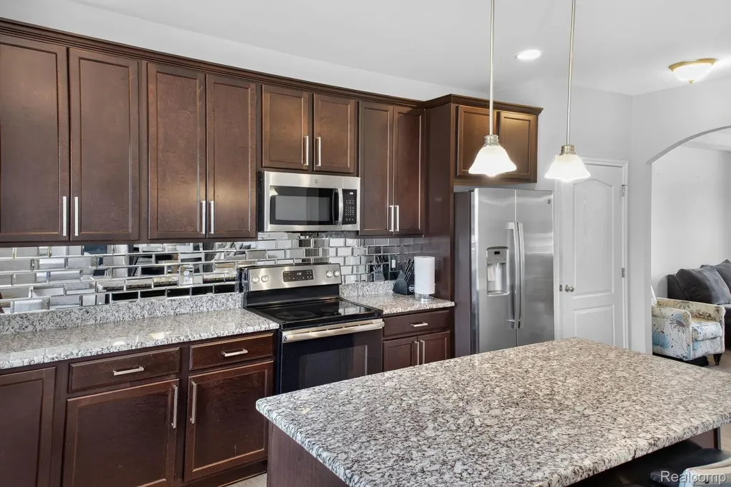 5168 Bradmore Lane Warren City MI 48092
