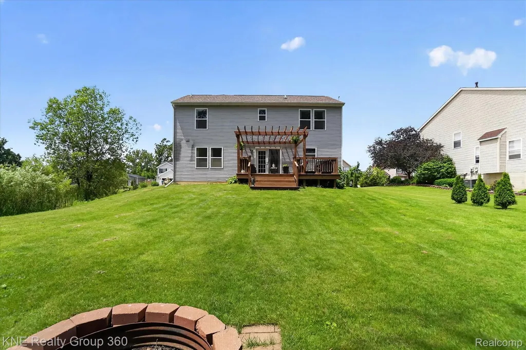 7067 Glenmeadow Court Grand Blanc Charter Township MI 48439