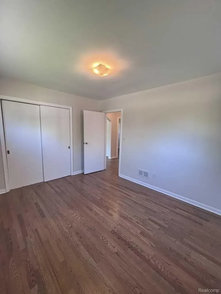 28739 Grandon Street Livonia City MI 48150