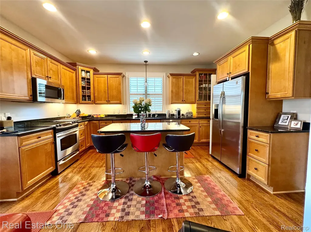 306 Woodward Avenue Rochester City MI 48307