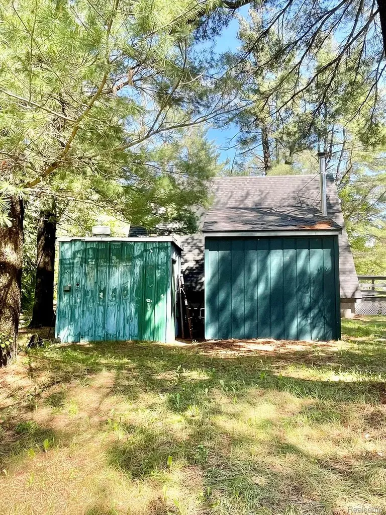 6822 Arapahoe Trail Hayes Township MI 49735