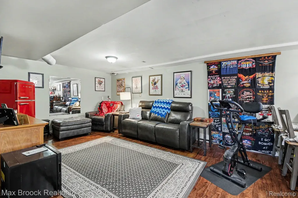 1022 Whitcomb Avenue Royal Oak City MI 48073