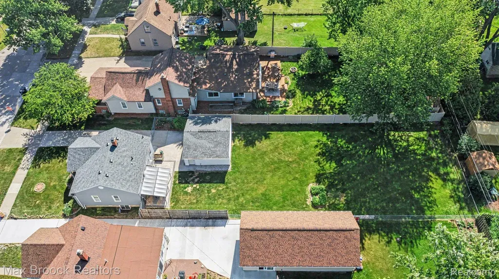 1022 Whitcomb Avenue Royal Oak City MI 48073
