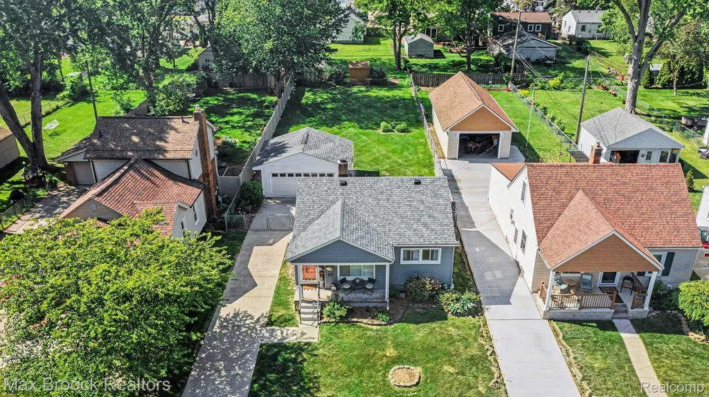 1022 Whitcomb Avenue Royal Oak City MI 48073