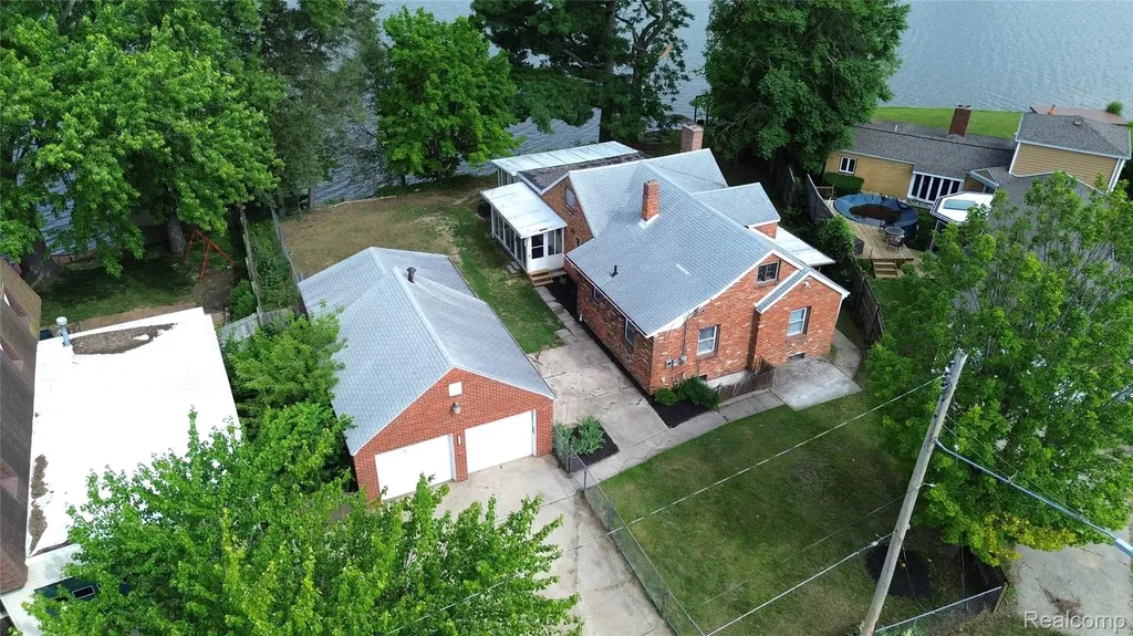 4047 Mitchell Drive Genesee Charter Township MI 48506