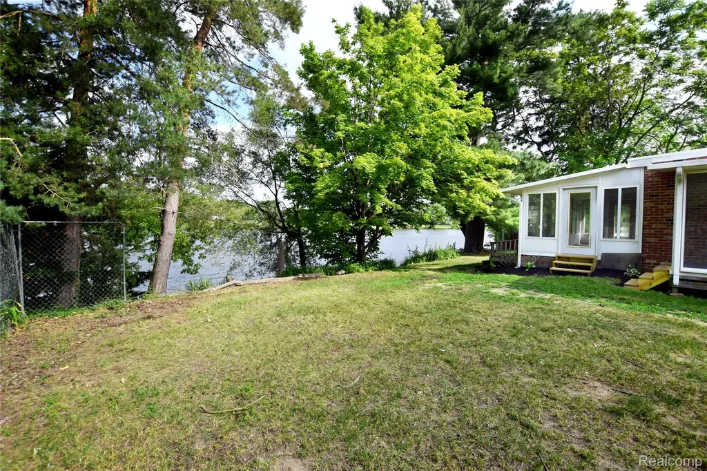 4047 Mitchell Drive Genesee Charter Township MI 48506