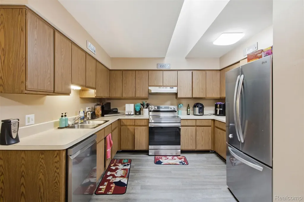 735 Claire Pointe Circle St. Clair Shores City MI 48081