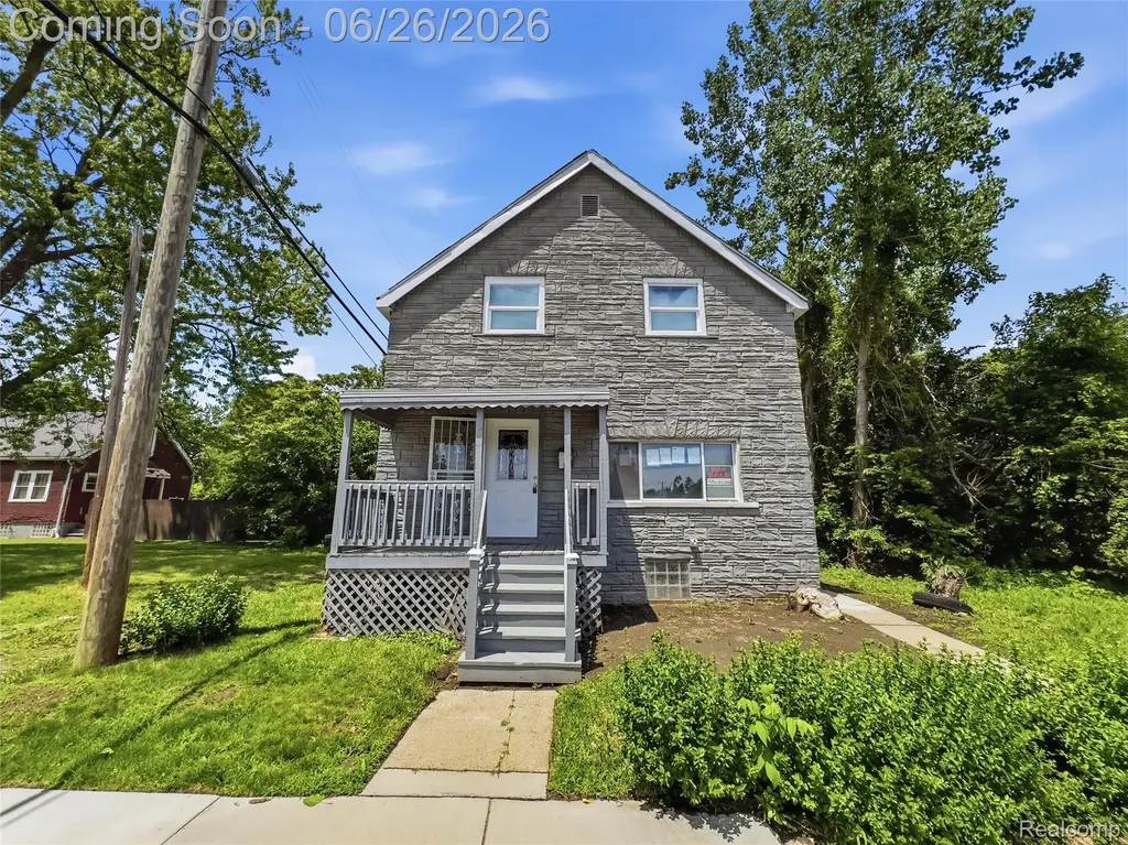 9325 E Warren Avenue Detroit City MI 48214
