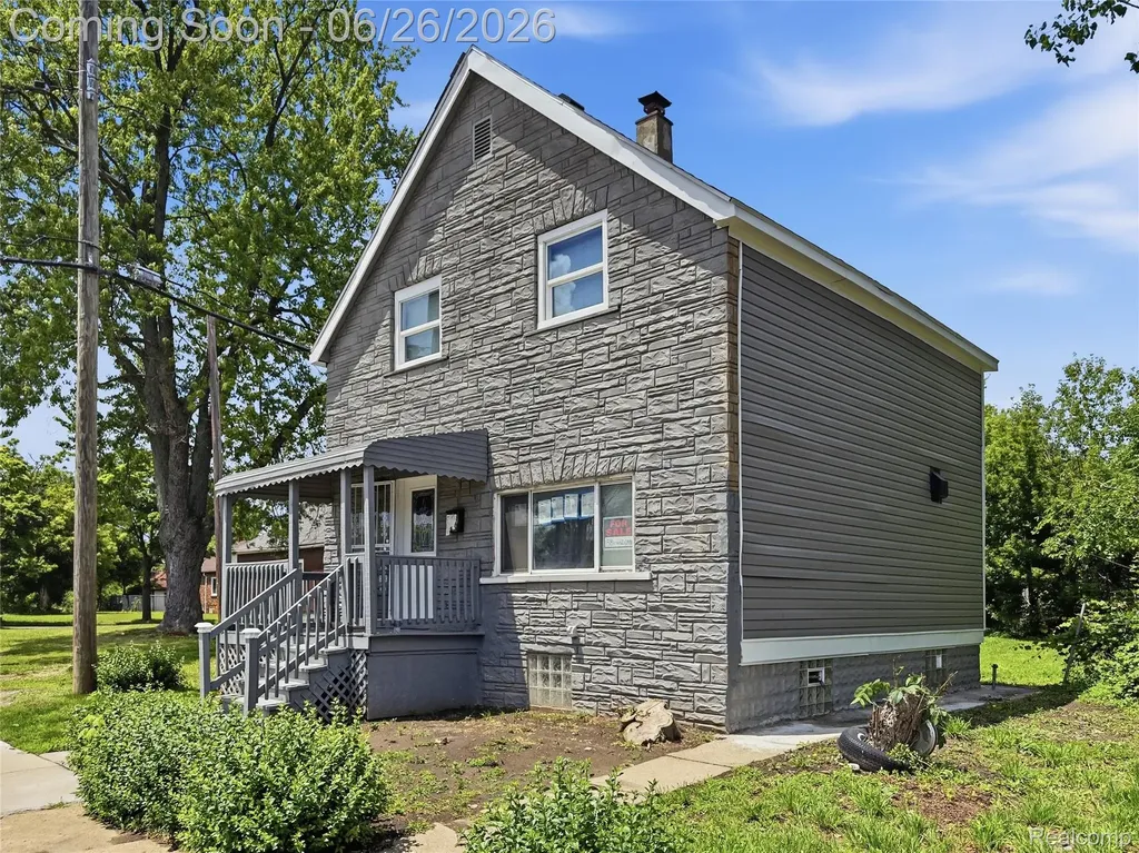 9325 E Warren Avenue Detroit City MI 48214
