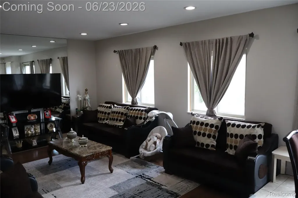 39552 Forbes Drive Sterling Heights City MI 48310