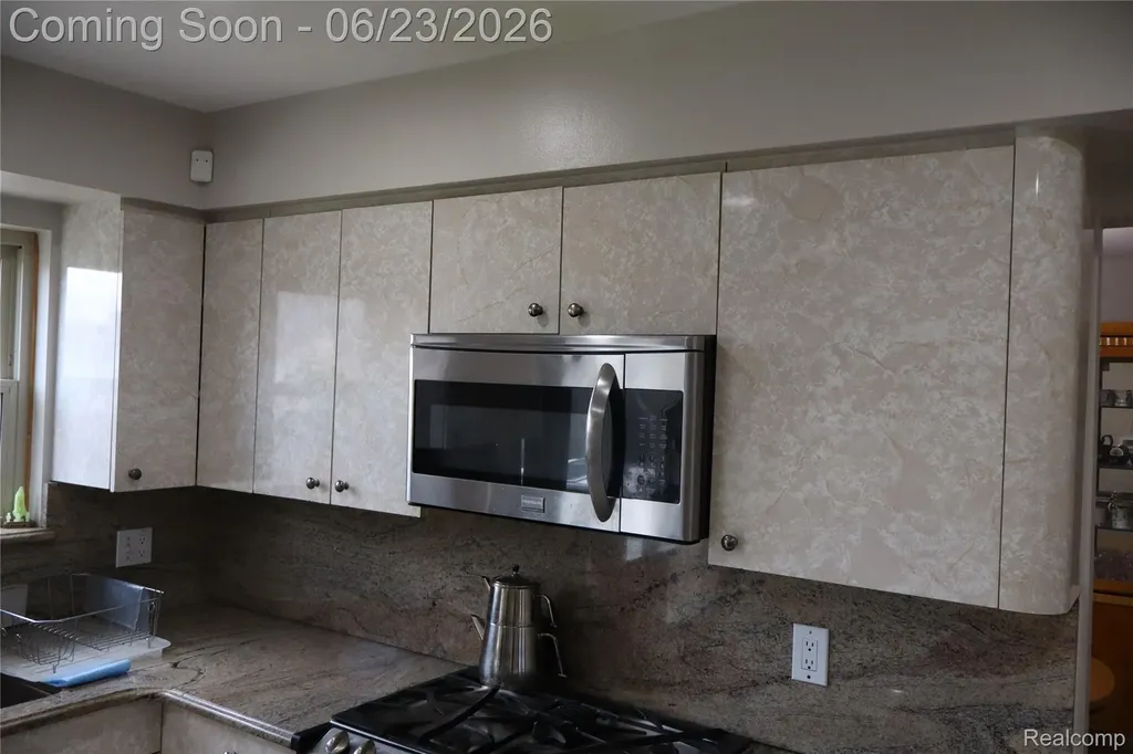 39552 Forbes Drive Sterling Heights City MI 48310