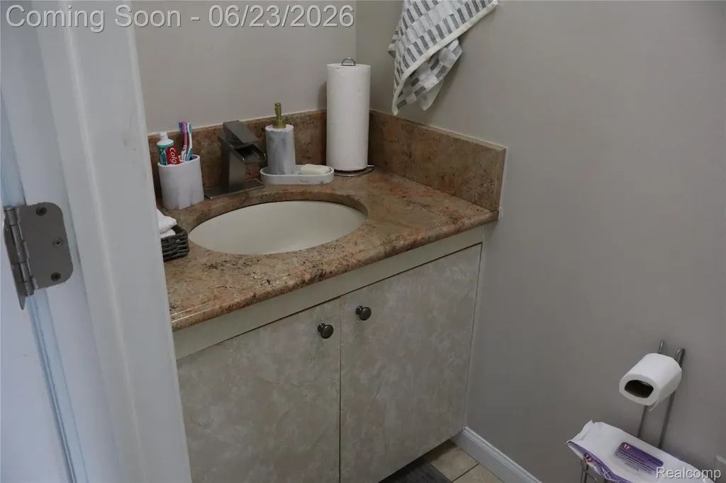 39552 Forbes Drive Sterling Heights City MI 48310