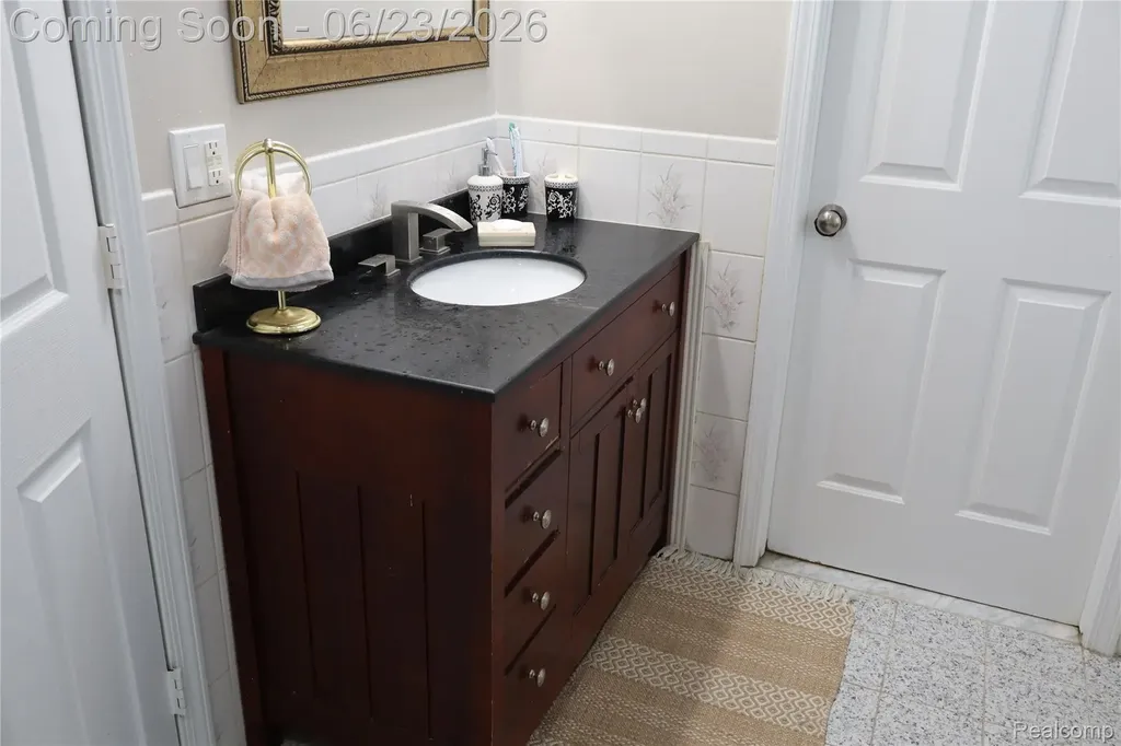 39552 Forbes Drive Sterling Heights City MI 48310