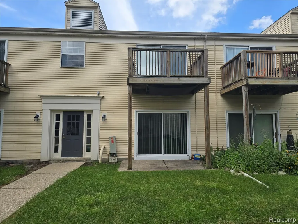 833 Bloomfield Village Boulevard Auburn Hills City MI 48326