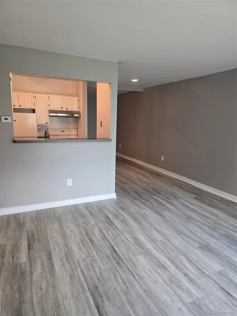 833 Bloomfield Village Boulevard Auburn Hills City MI 48326