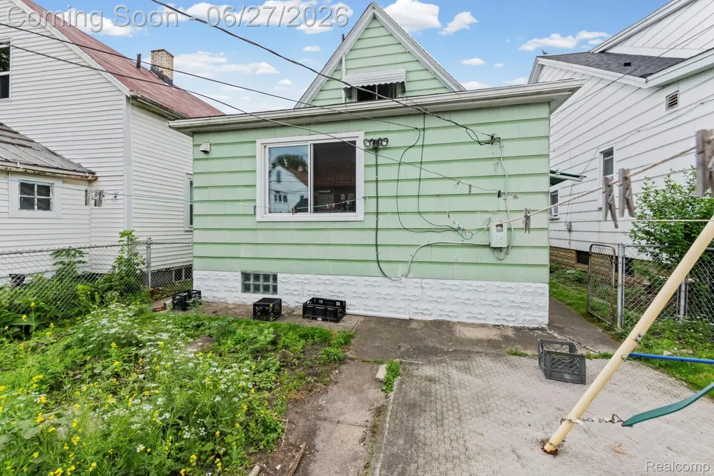 3899 Trowbridge Street Hamtramck City MI 48212