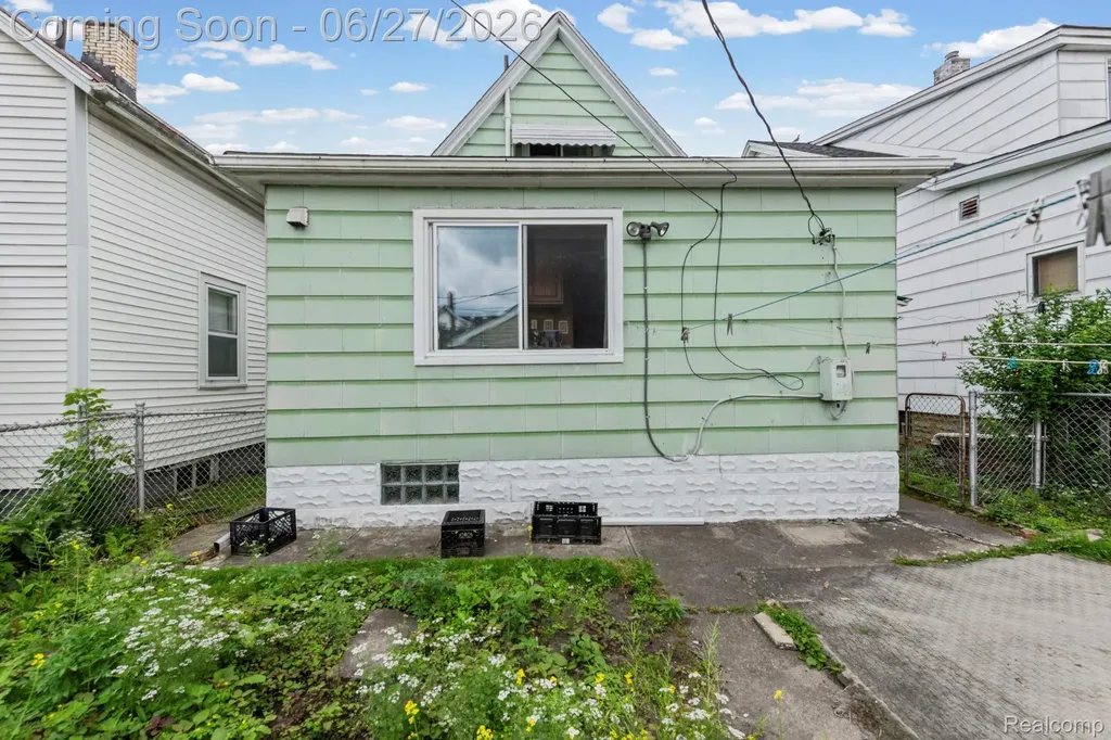 3899 Trowbridge Street Hamtramck City MI 48212